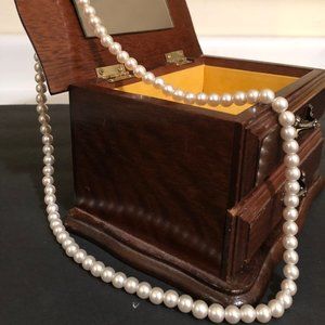 Strand of Vintage Faux Pearl Necklace